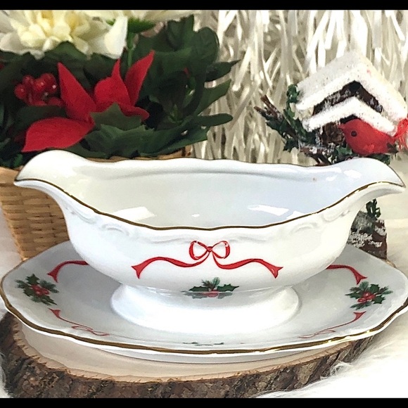 VINTAGE Christmas “Holiday Ribbons” Gravy Boat Twin Spouts WALBRZYCH serving pi - Picture 11 of 11